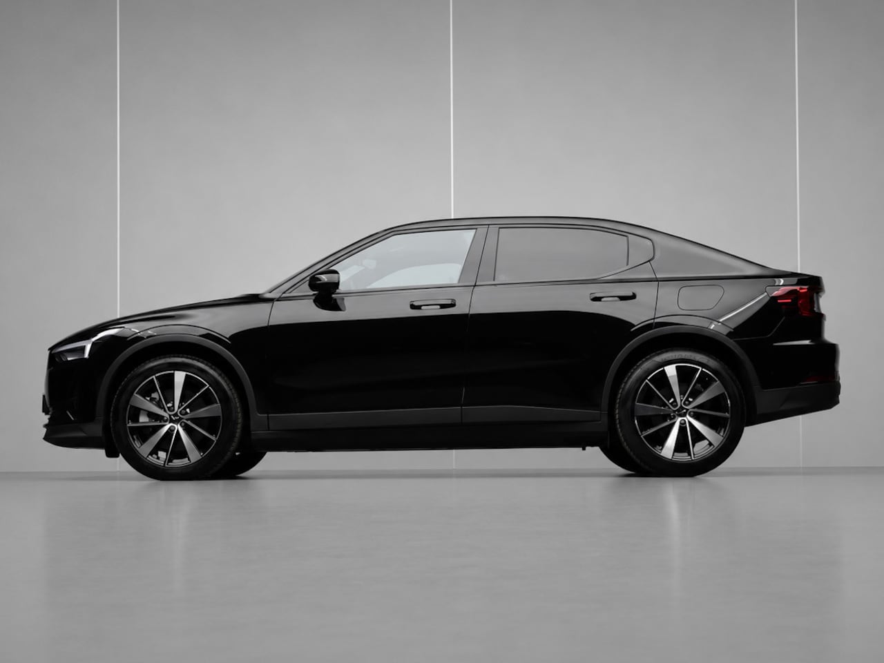Polestar 2 - Standard Range Single Motor 63kWh Sport (APPLE CARPLAY,NAVI,CAMERA,360 VIEW,STOELVERWARMIN - AutoWereld.nl