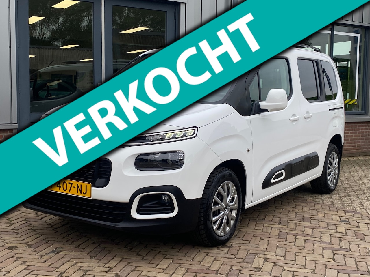 Citroën Berlingo - 1.2 PureTech Shine Automaat - AutoWereld.nl