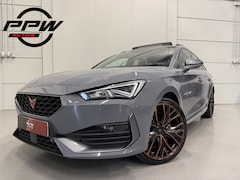 CUPRA Leon Sportstourer - 1.4 e-Hybrid VZ Copper Edit. PANO/19"/KUIPSTOELEN/CAMERA/STUURKNOPPEN/SFEER/ACC/KEYLESS/DR