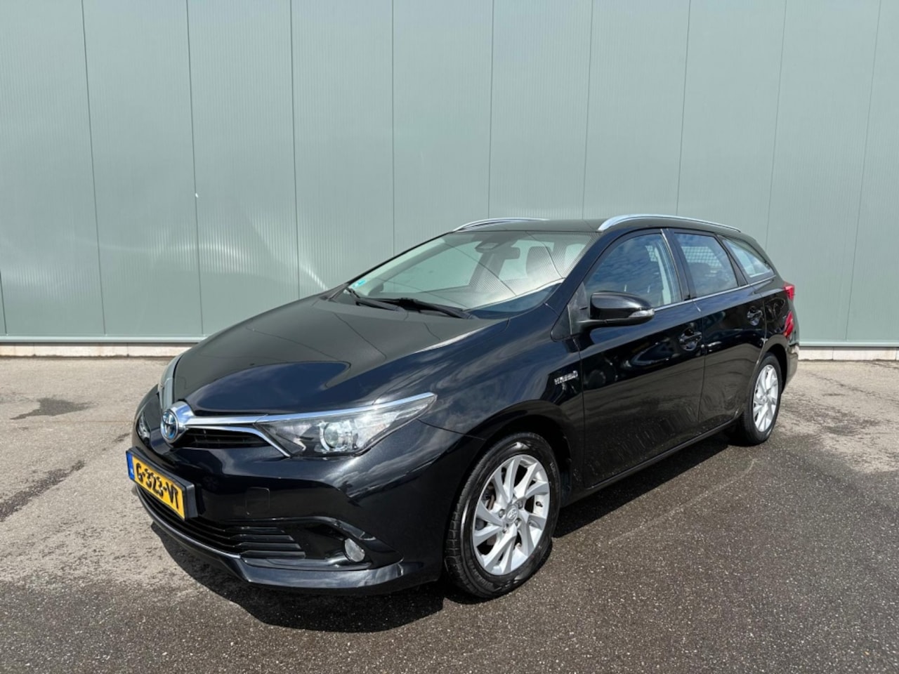 Toyota Auris Touring Sports - 1.8 Hybr. Black Ed. CAMERA | STOELVERWARMING ! - AutoWereld.nl