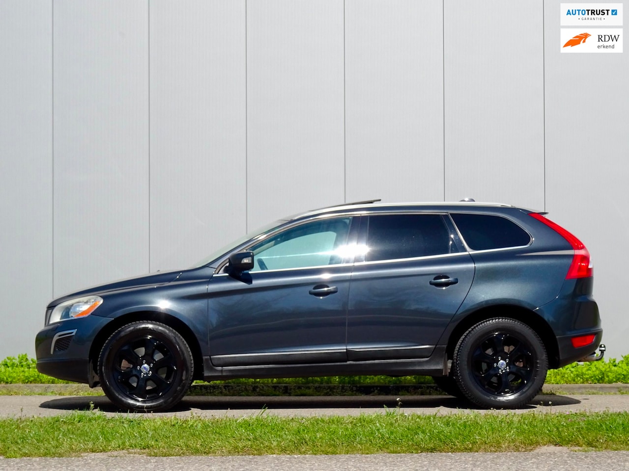 Volvo XC60 - 3.0 T6 AWD Summum | Panorama | Afn. Trekhaak | - AutoWereld.nl