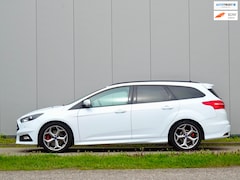 Ford Focus Wagon - 2.0 ST 250Pk /// Recaro / Bijna alle opties