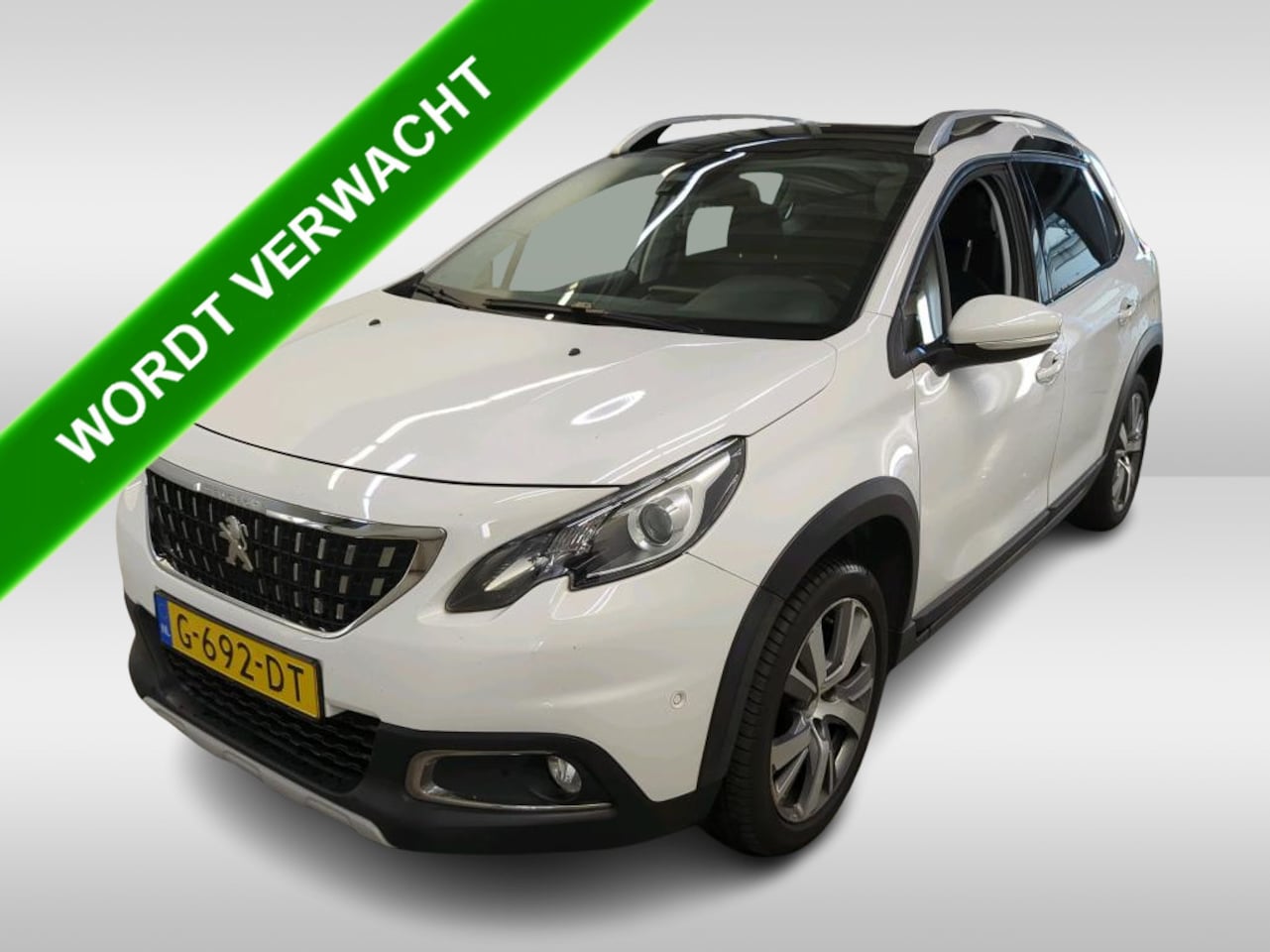 Peugeot 2008 - 1.5 BlueHDi Allure / Panoramadak / Trekhaak / Cruise-ctr. / lmv 17"/ Roofrail / Privacy G - AutoWereld.nl