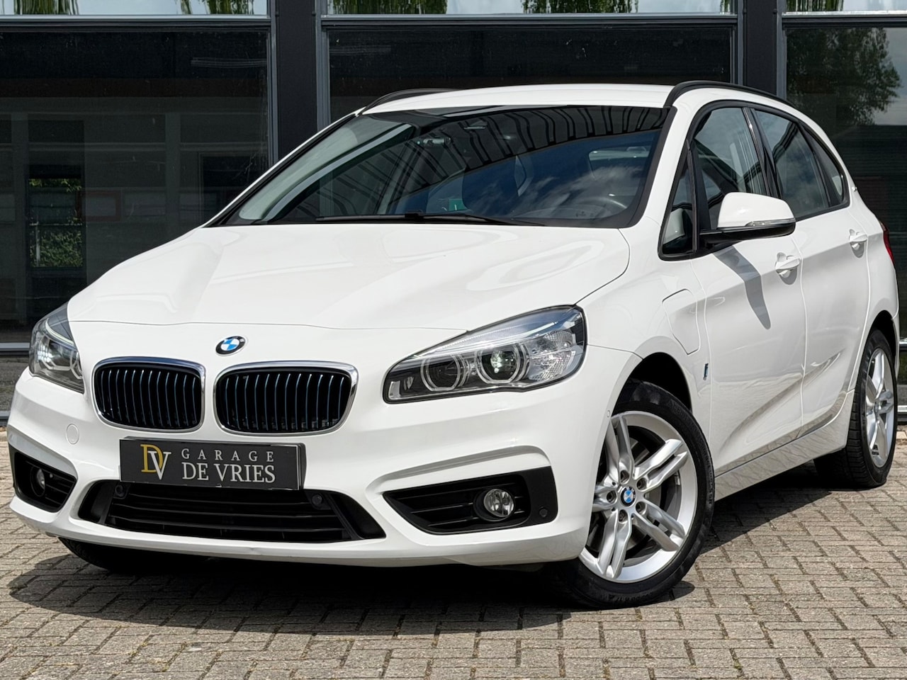 BMW 2-serie Active Tourer - 225xe Plug-in Hybrid 224pk Executive ACC Lane Assist Navi Garantie - AutoWereld.nl