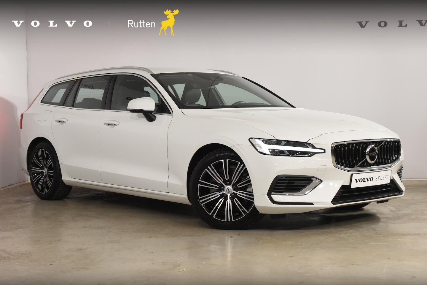 Volvo V60 - T6 340PK Automaat Plug-in Hybrid AWD Inscription / Navigatie / Elektrisch verstelbare stoe - AutoWereld.nl