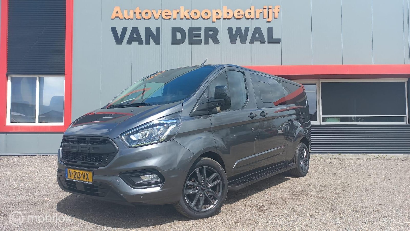 Ford Transit Custom - 320 2.0 TDCI L2H1 DC/LIMITED/2XSCHUIFDEUR - AutoWereld.nl