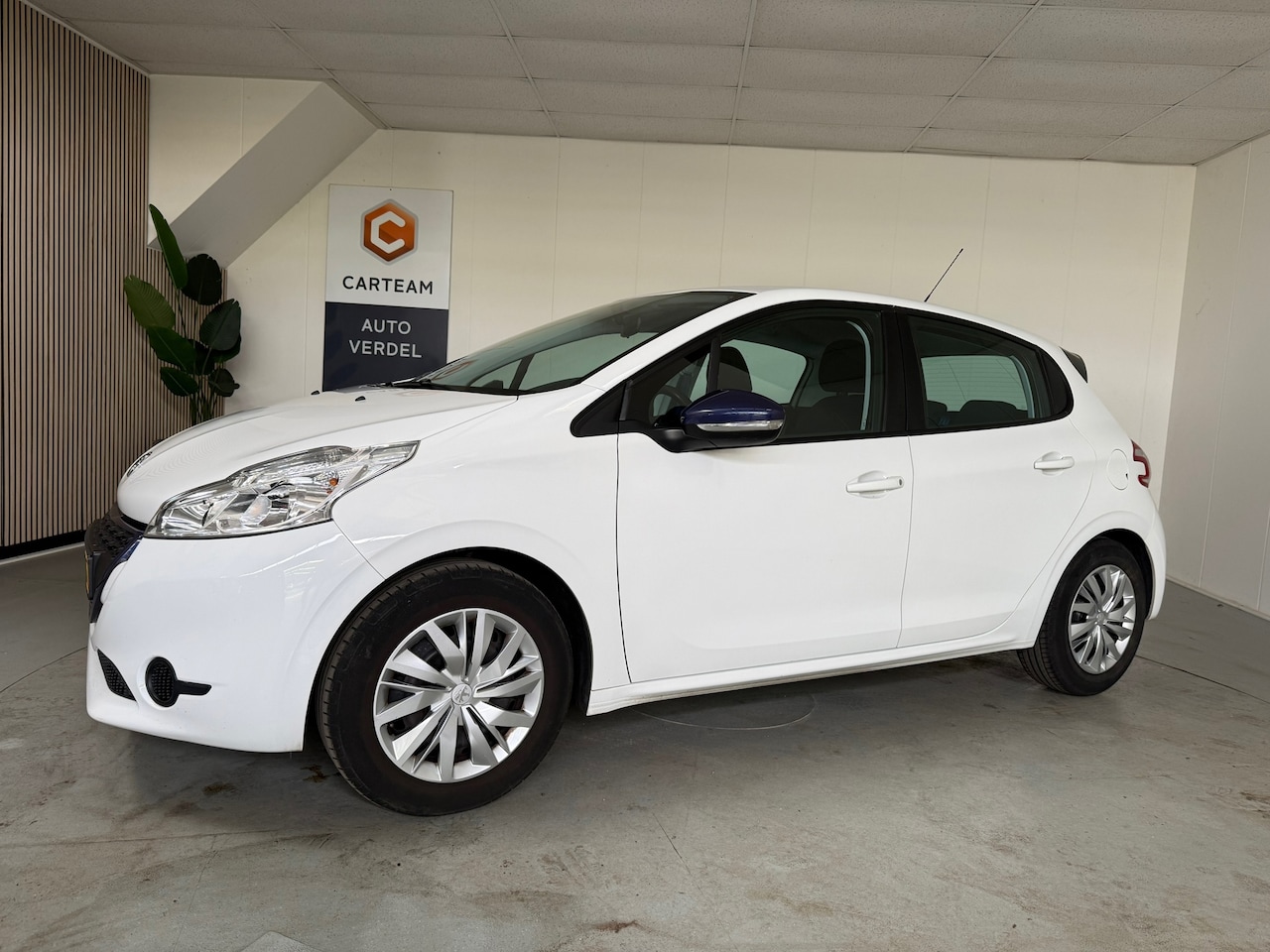 Peugeot 208 - 1.0 VTi Access Airco, Navigatie(carplay), Trekhaak, TOP ONDERHOUDEN gebruikt geen olie - AutoWereld.nl
