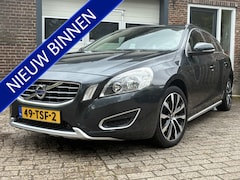 Volvo V60 - 1.6 T4 R-Design '11 Clima Navi Cruise 180 PK