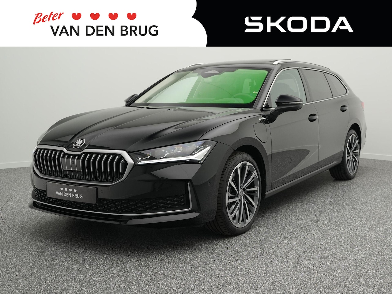 Skoda Superb Combi - 1.5 TSI 204pk PHEV Laurin & Klement | Trekhaak | Lederen bekleding | Panoramadak | Stoelve - AutoWereld.nl