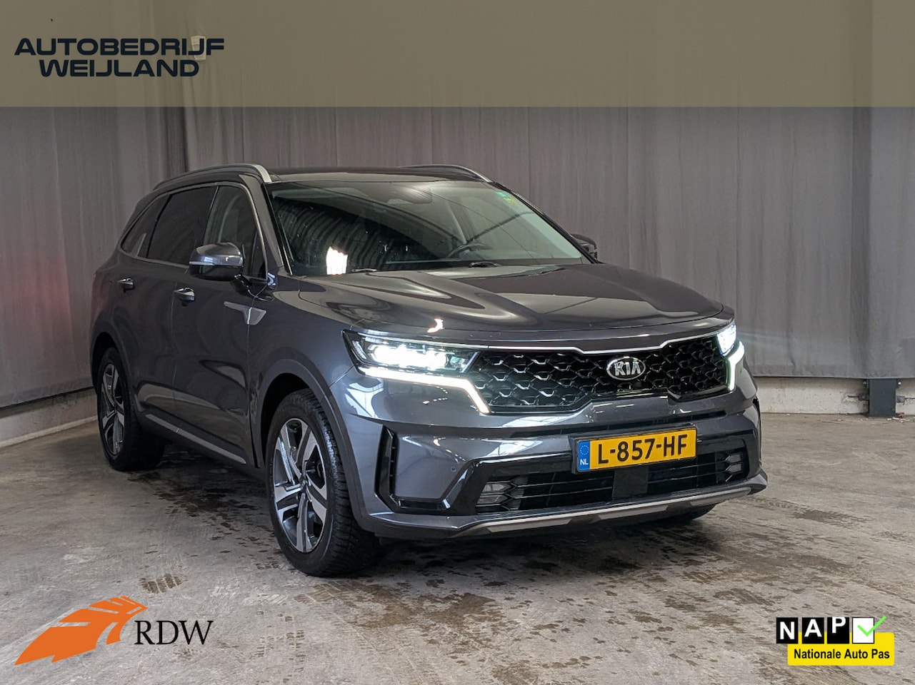 Kia Sorento - 1.6 T-GDI Plug-in Hybrid 4WD DynamicPlusLine 7p. I Pano I Trekhaak I Stoelverwarming I 19" - AutoWereld.nl