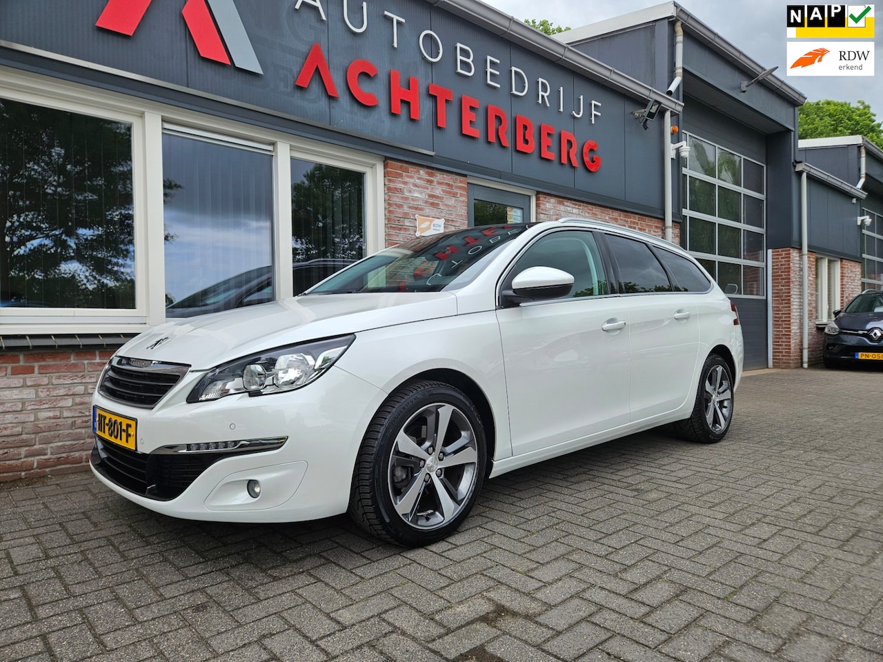 Peugeot 308 SW - 1.2 PureTech Style Trekhaak! Camera! Panoramadak! NAP! Airco/Clima! Navigatie! Cruise Cont - AutoWereld.nl