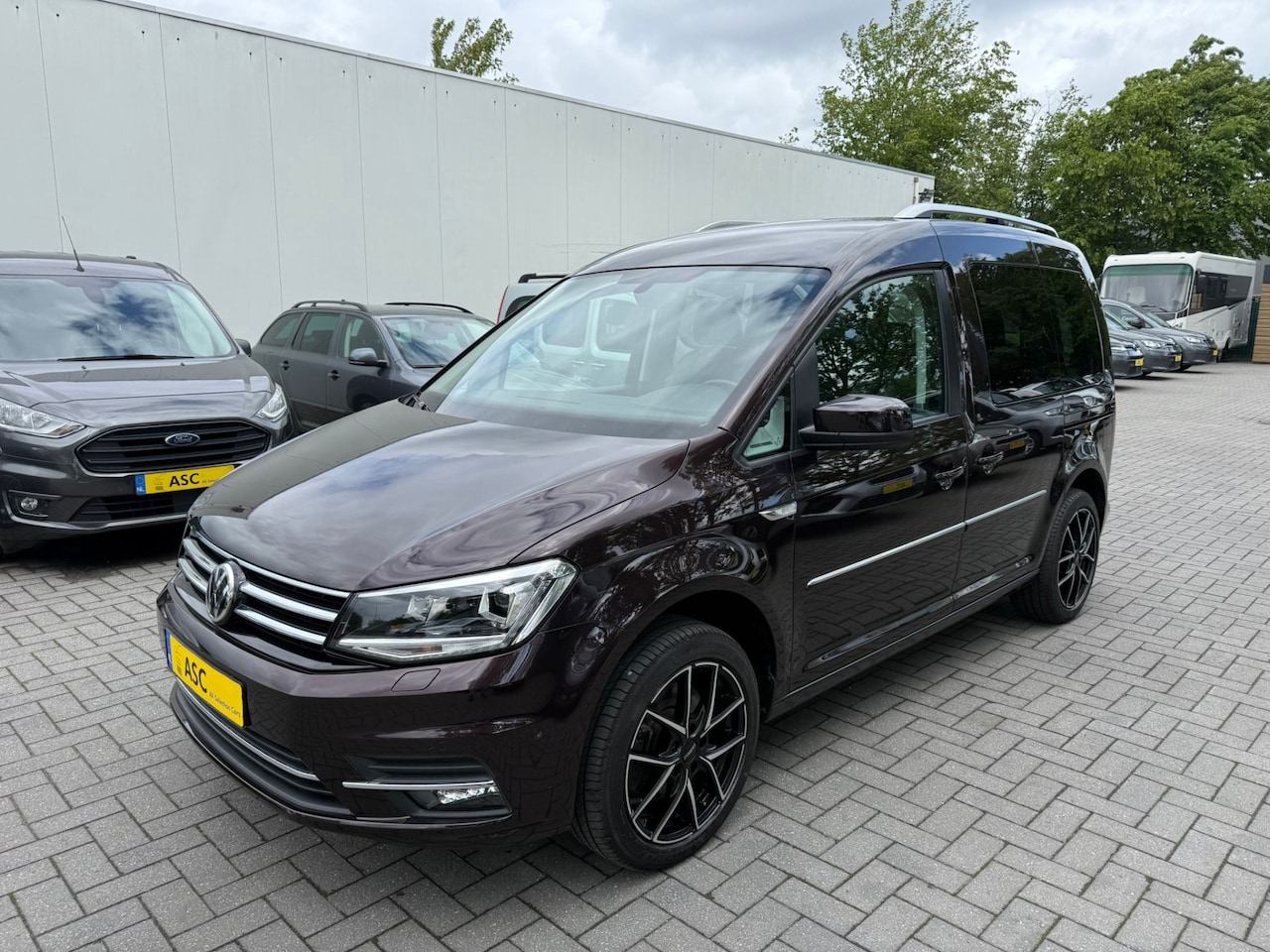 Volkswagen Caddy - 1.4 TSI 125pk HIGHLINE - Rolstoelauto 3+1 of 5+0 - XXL Bodemverlaging - Alle opties - 1e E - AutoWereld.nl