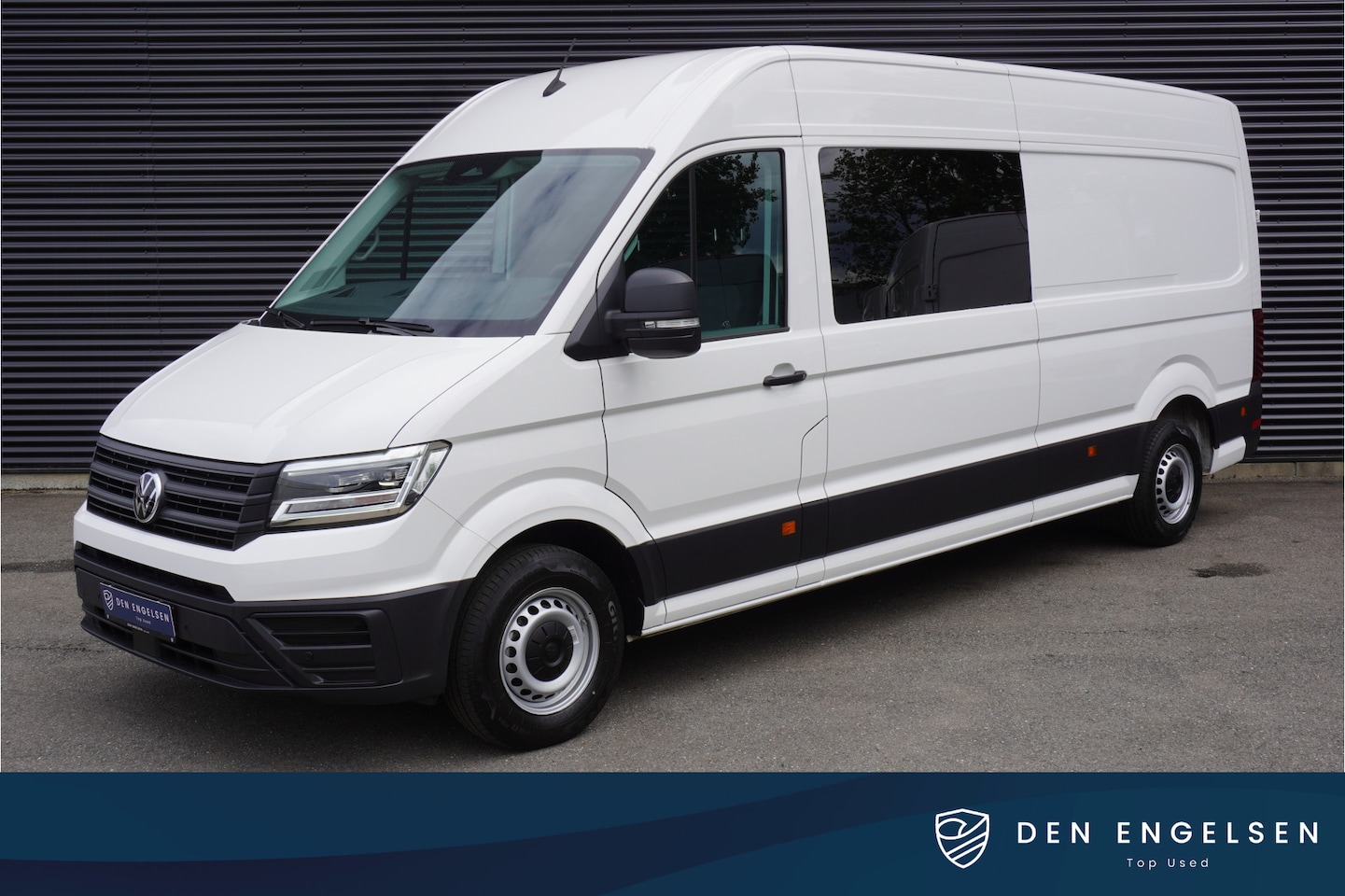 Volkswagen Crafter - 180pk L4H3/L3H2 Facelift Dubbele cabine Trekhaak Digitaal Dashboard LED Airco Camera Parke - AutoWereld.nl