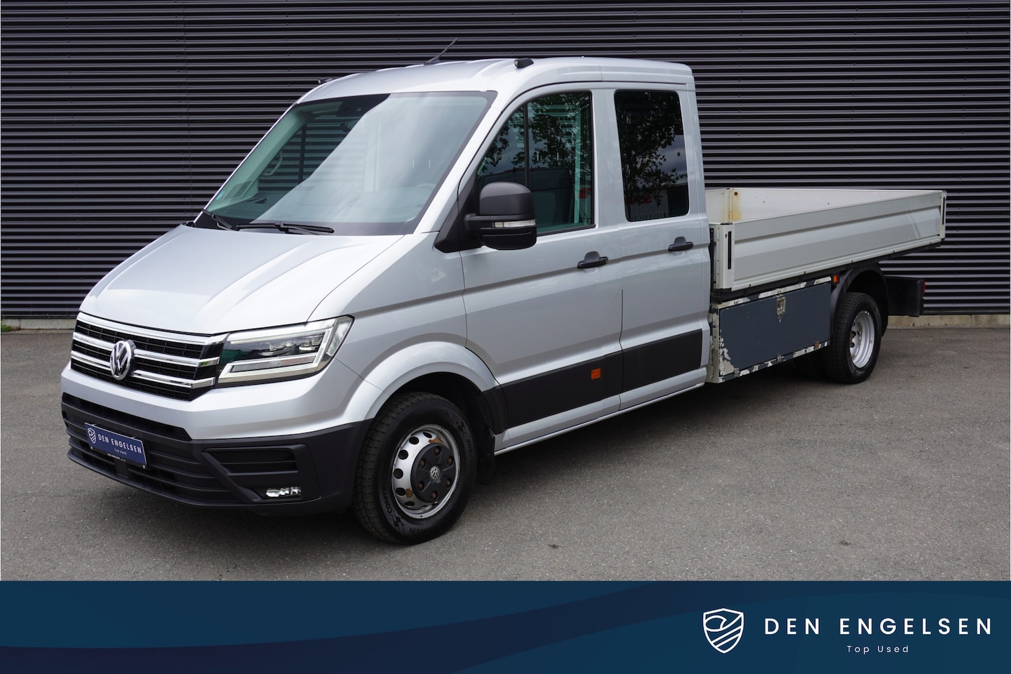 Volkswagen Crafter - 180pk Automaat Dubbellucht Open laadbak LED Trekhaak Dubbele cabine Cruise control Navigat - AutoWereld.nl