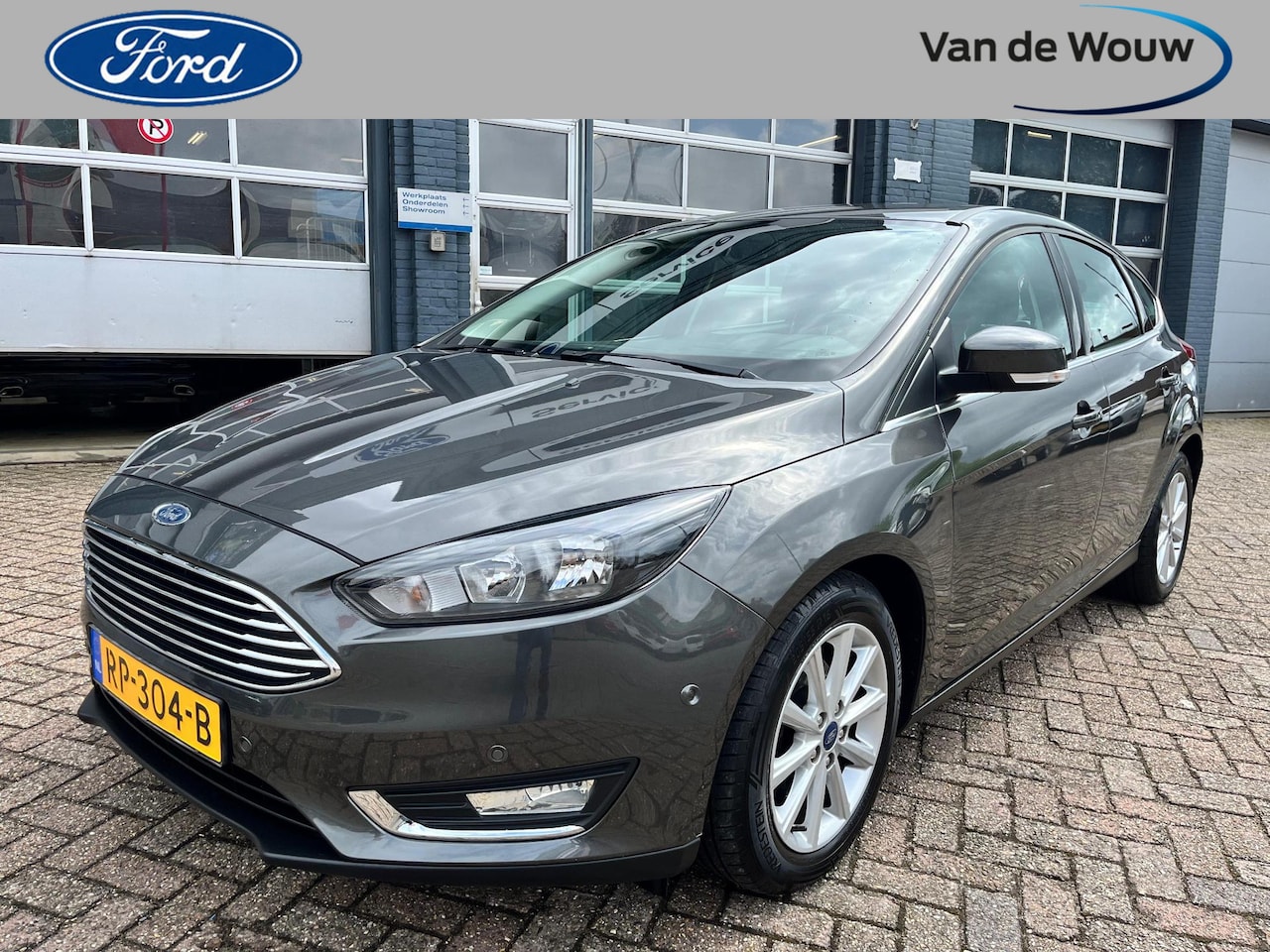 Ford Focus - 1.0 Titanium 5-drs l Dealer onderhouden l - AutoWereld.nl
