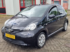 Toyota Aygo - 1.0 12V VVT-I 5DRS.Airco. prijs INCLNieuwe APk.149000km