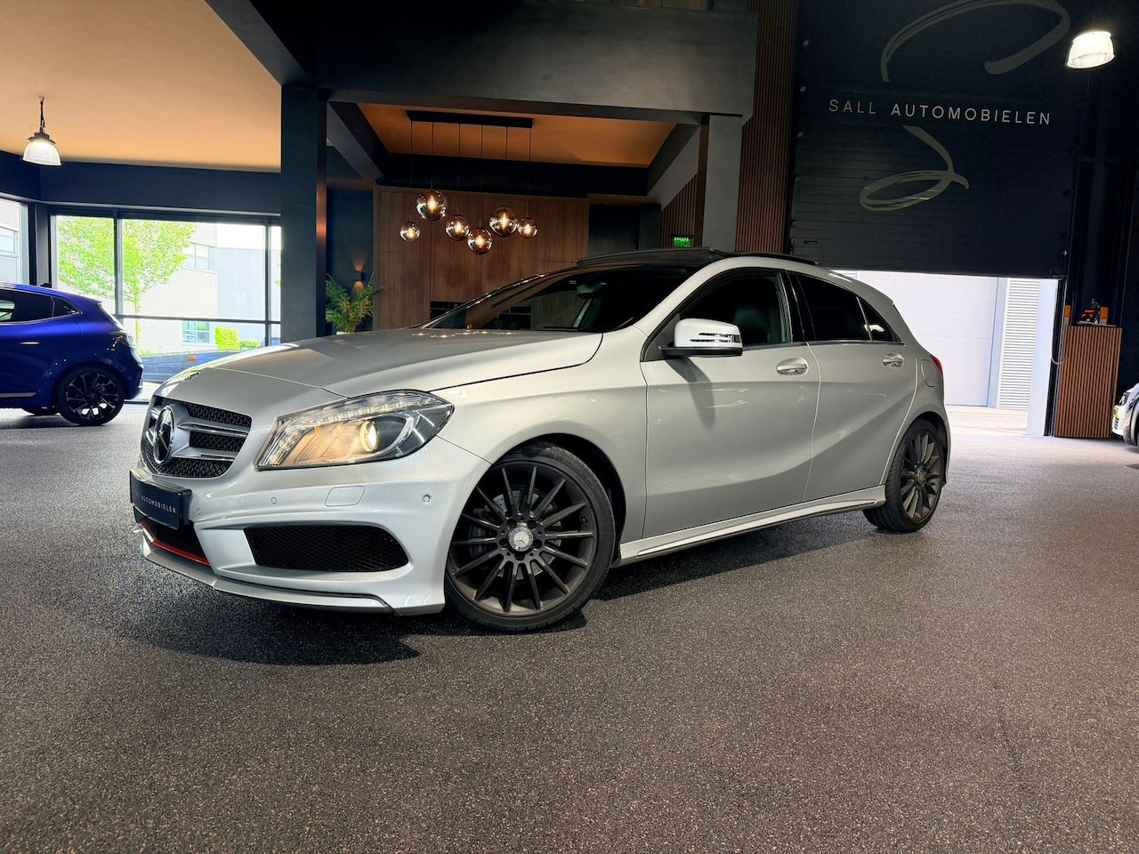 Mercedes-Benz A-klasse - 180 Prestige AMG|Pano|Navi|Camera - AutoWereld.nl