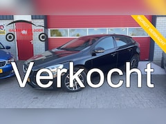 Volvo V40 - 1.5 T2 Nordic+ AUTOMAAT / FULL LED / STANDKACHEL / STOELVERW / NAVI / CLIMA / PDC / BLUETO