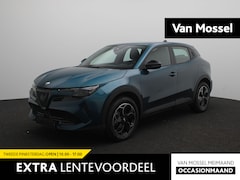 Alfa Romeo Junior - Elettrica 54 kWh | Apple Carplay/Android Auto | Climate control | 18" Lichtmetalen velgen