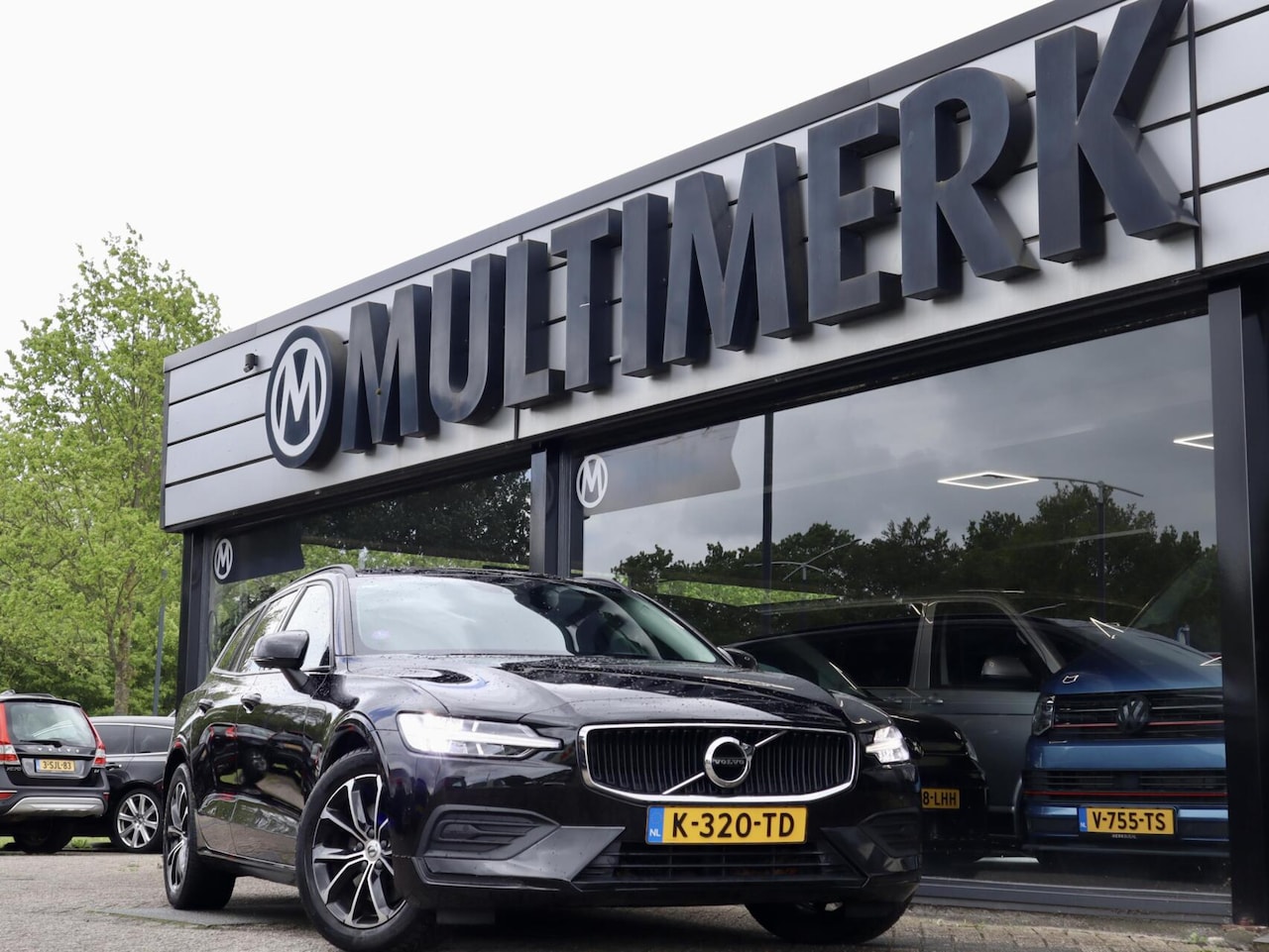 Volvo V60 - 2.0 B3 Momentum Advantage 2.0 B3 Momentum Advantage, Leder, Trekhaak - AutoWereld.nl