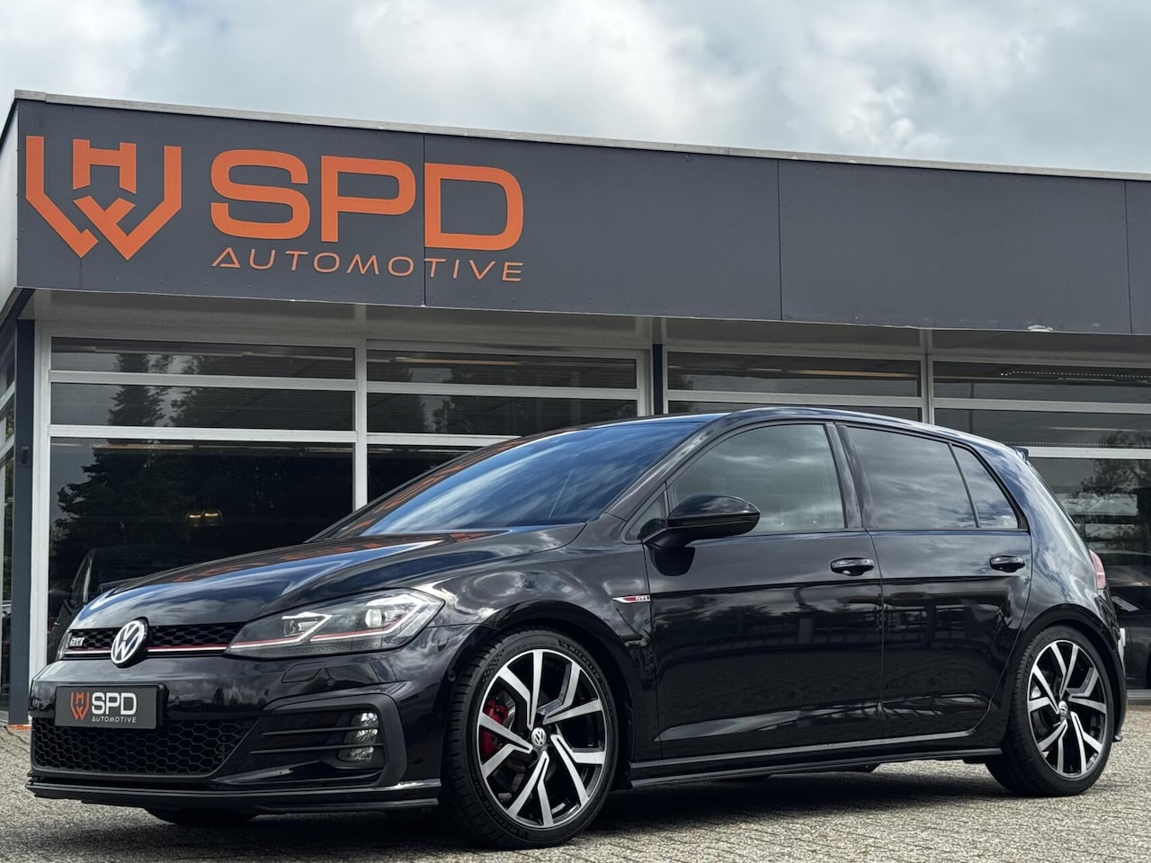 Volkswagen Golf - 2.0 TSI GTI|300PK|Carplay|Sfeer|Stand|Camera - AutoWereld.nl