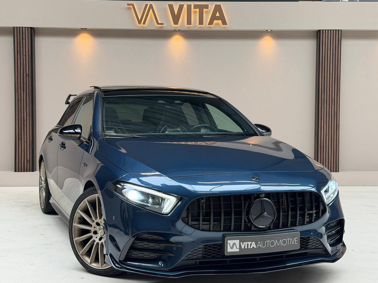 Mercedes-Benz A-klasse - AMG 35 4MATIC Premium Plus Edition Pano|Burmester|Kuipstoelen|360Camera|Memory|HUD - AutoWereld.nl