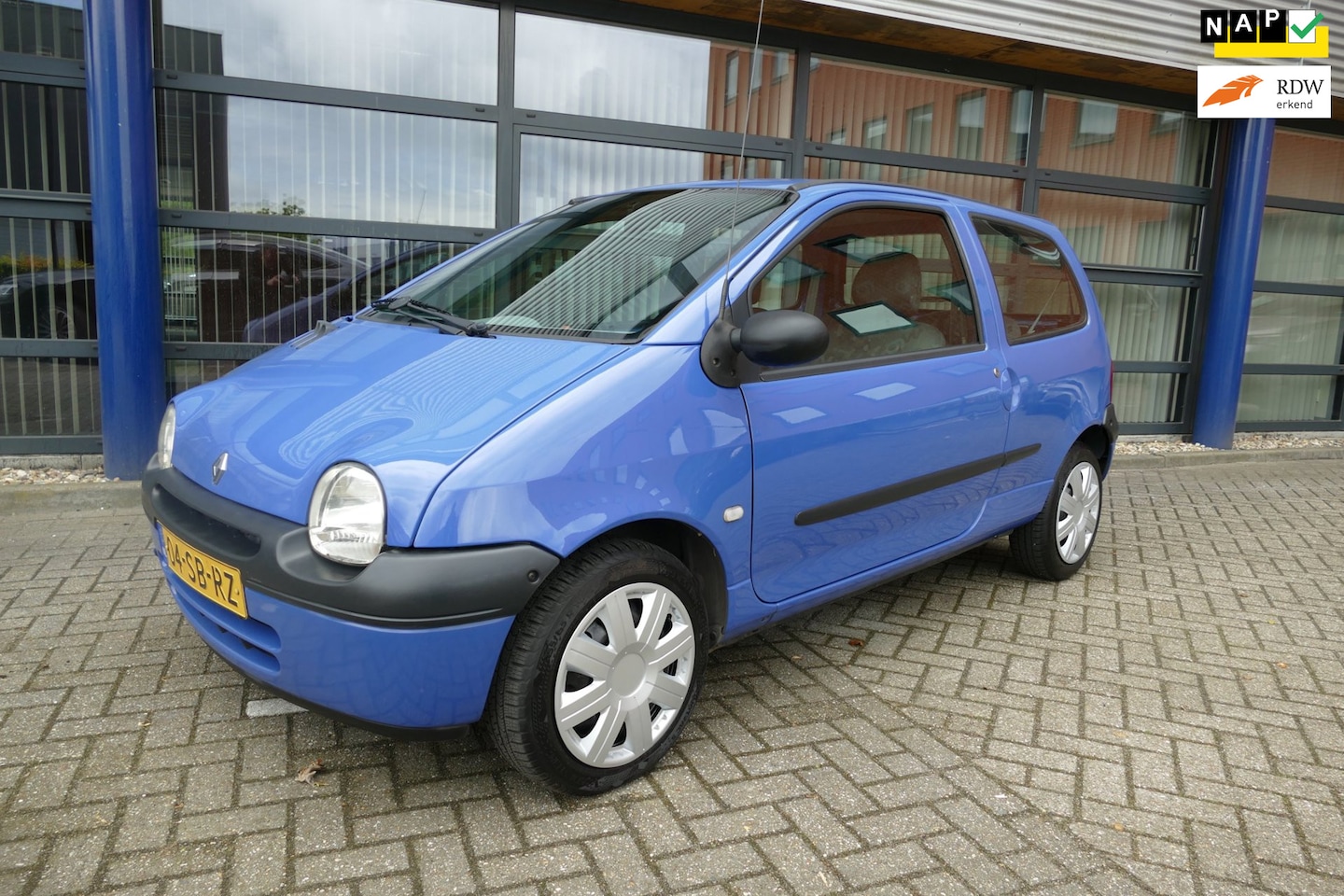 Renault Twingo - 1.2 Authentique Airco Apk 19-5-2027 Stuurbekr - AutoWereld.nl