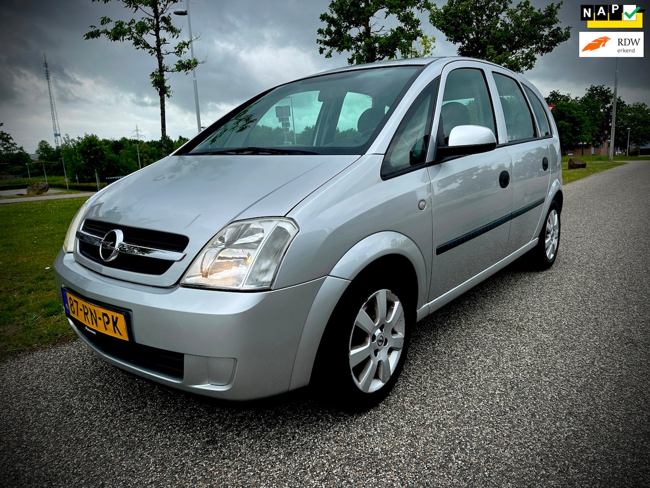 Opel Meriva - 1.8-16V Cosmo 1.8-16V Cosmo, AIRCO, AFNEEMBARE TREKHAAK, 15" LICHTMETALEN WIELEN, APK 2027 - AutoWereld.nl