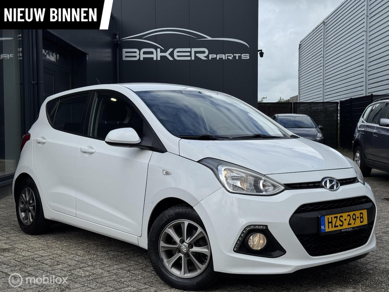 Hyundai i10 - 1.2i ~ Airco ~ Stoelverwarming ~ stuurverwarming - AutoWereld.nl