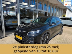 Volkswagen T-Roc - 1.5 TSI MILD HYBRID R-Line 150PK / ACHTERUITRIJCAMERA / ELEKT ACHERKLEP