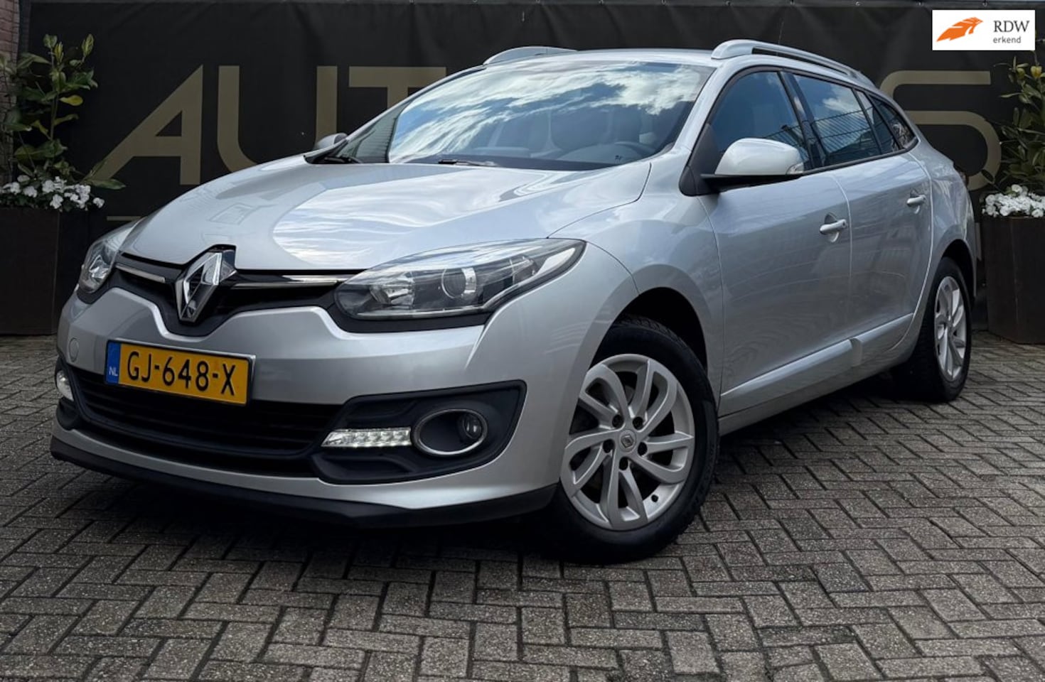 Renault Mégane Estate - 1.5 dCi Bose*Trekhaak*Perkeersens.*Klimaatreg.* - AutoWereld.nl