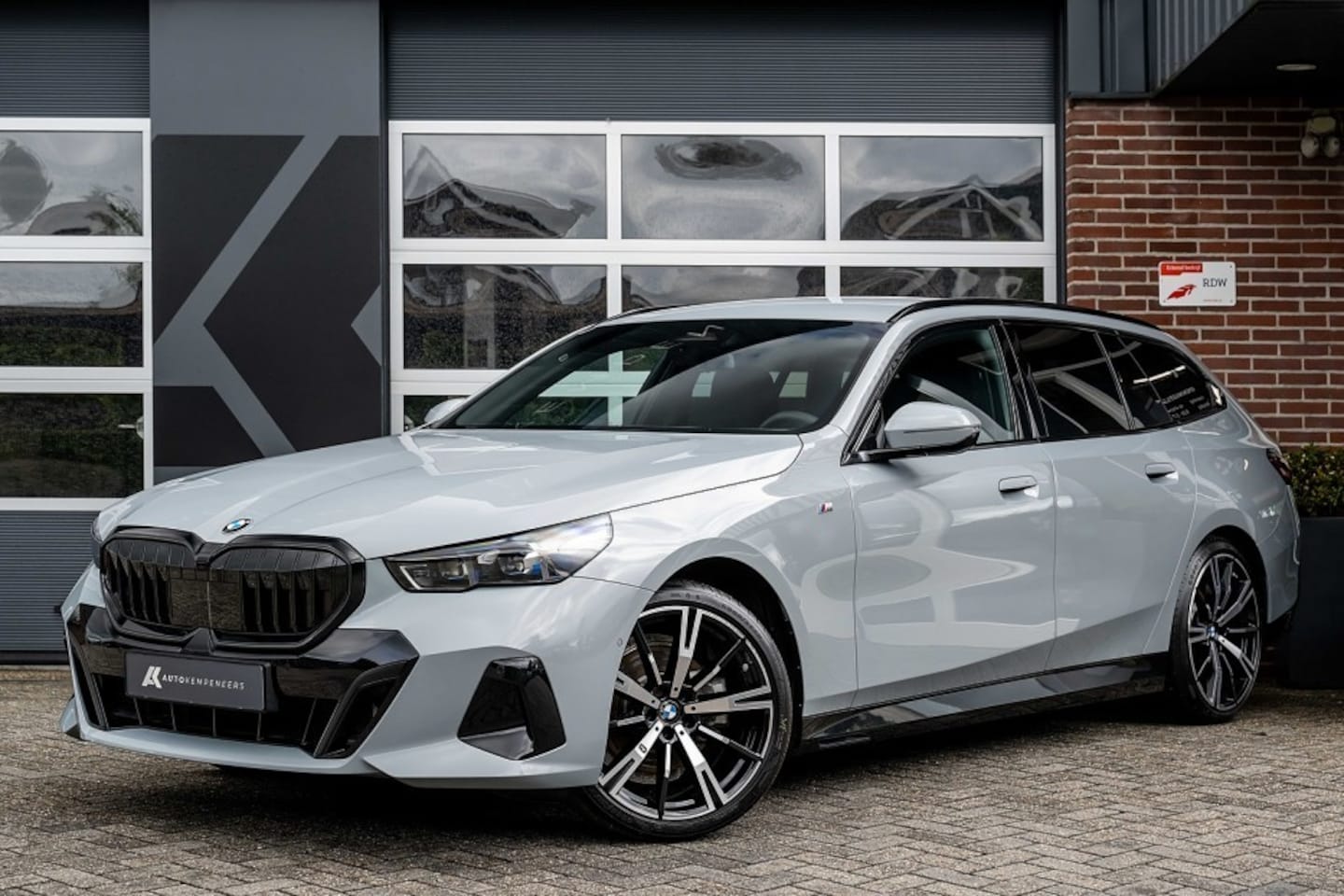 BMW 5-serie Touring - 520i M Sport | Harman/Kardon | Driving Ass. Plus | Trekhaak | Stoelverwarming | 20' Inch | - AutoWereld.nl