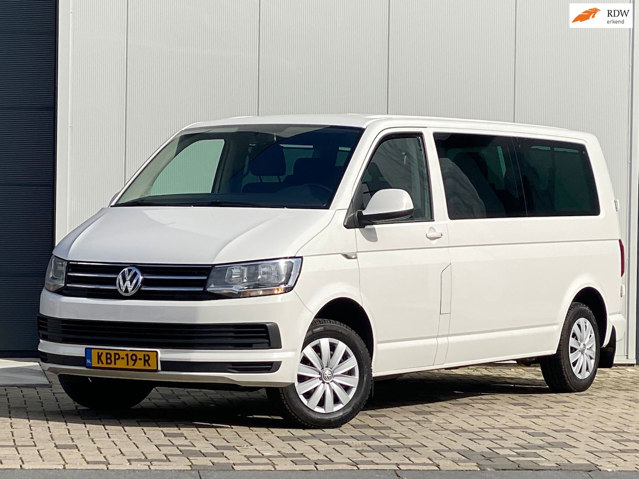 Volkswagen Transporter Caravelle - 2.0 332 Basis dubbele airco - AutoWereld.nl