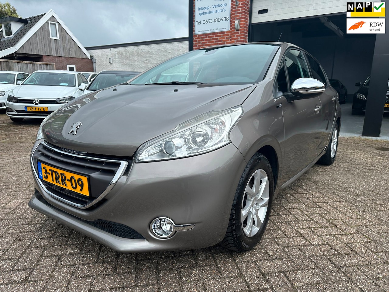 Peugeot 208 - 1.2 VTi Allure AIRCO-PDC-CRUISE-NIEUWE DISTRIBUTIERIEM - AutoWereld.nl