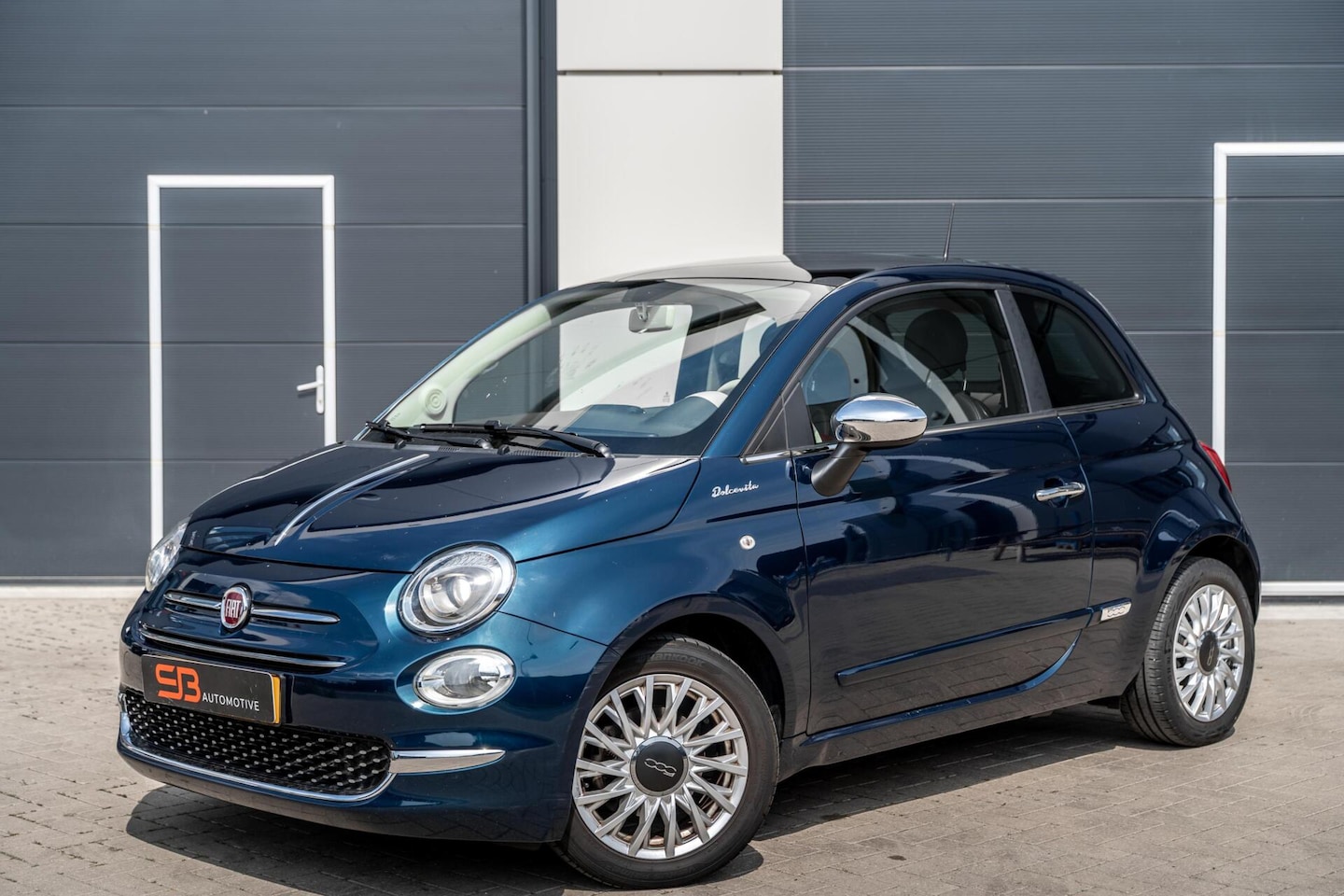 Fiat 500 - 1.0 Hybrid Dolcevita Leder|Cruise|Sensor|Pano|Vol! - AutoWereld.nl