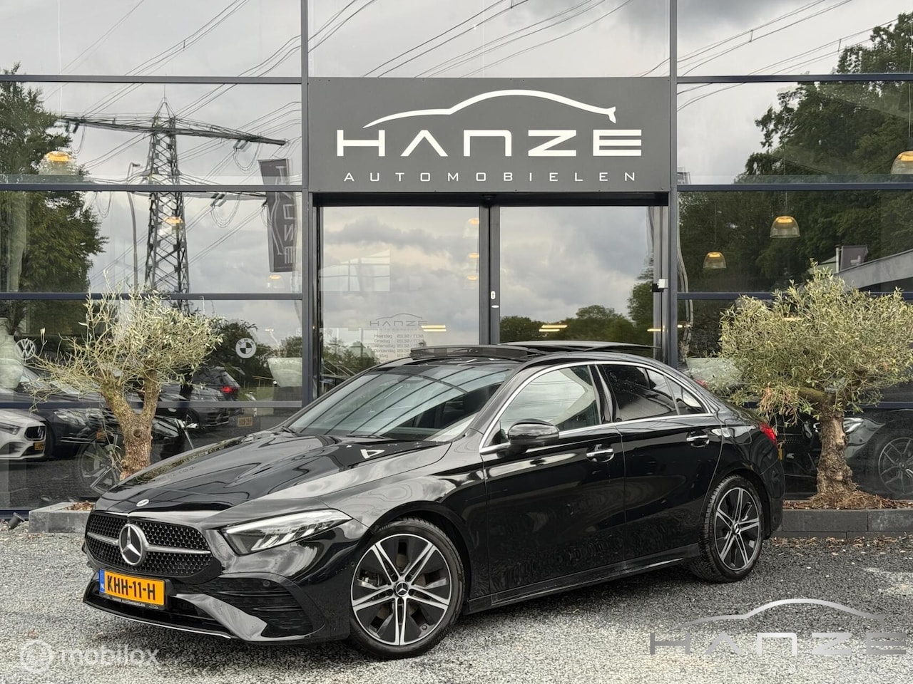 Mercedes-Benz A-klasse - A180 AMG Line|ACC|Pano|Sfeer|Facelift|360 - AutoWereld.nl