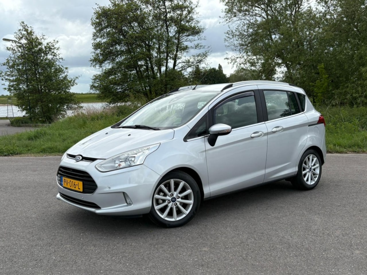 Ford B-Max - 1.0 Titanium Distributieriem V.V. NAVI CRUISE LED - AutoWereld.nl