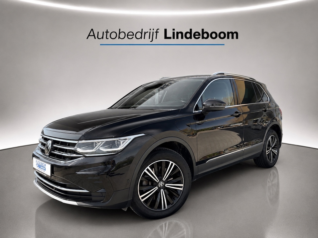 Volkswagen Tiguan - 1.4 TSI eHybrid ACC, Stoelverwarming, Camera Business+ - AutoWereld.nl