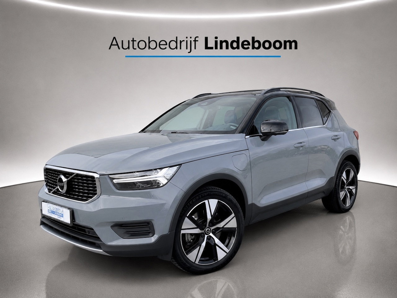 Volvo XC40 - 1.5 T4 Recharge R-Design 1.5 T4 Recharge R-Design, Pano, 360 camera, - AutoWereld.nl