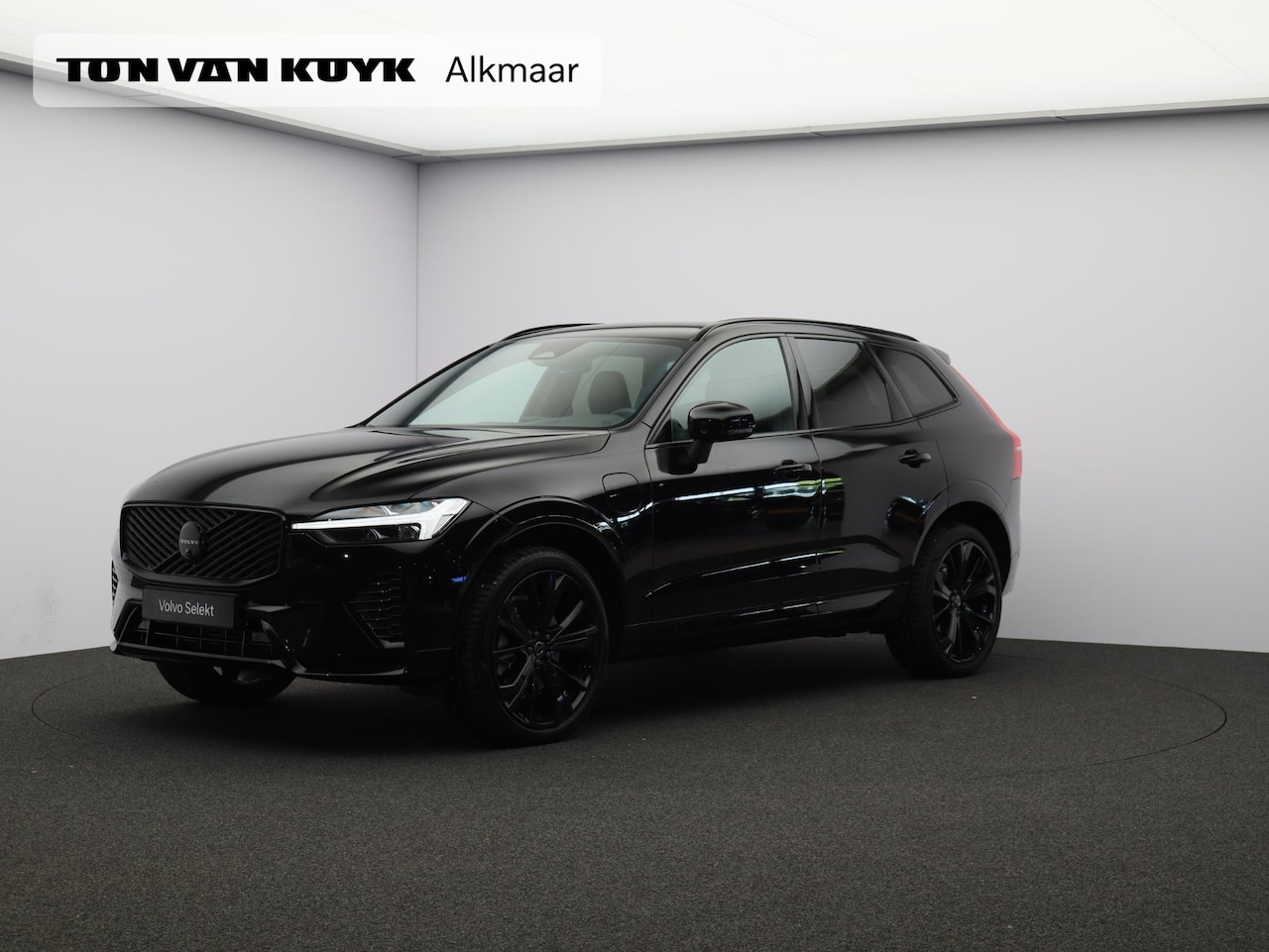 Volvo XC60 - 2.0 T6 Plug-in hybrid AWD Plus Black Edition / Stoelventilatie / 360 graden camera / Harma - AutoWereld.nl