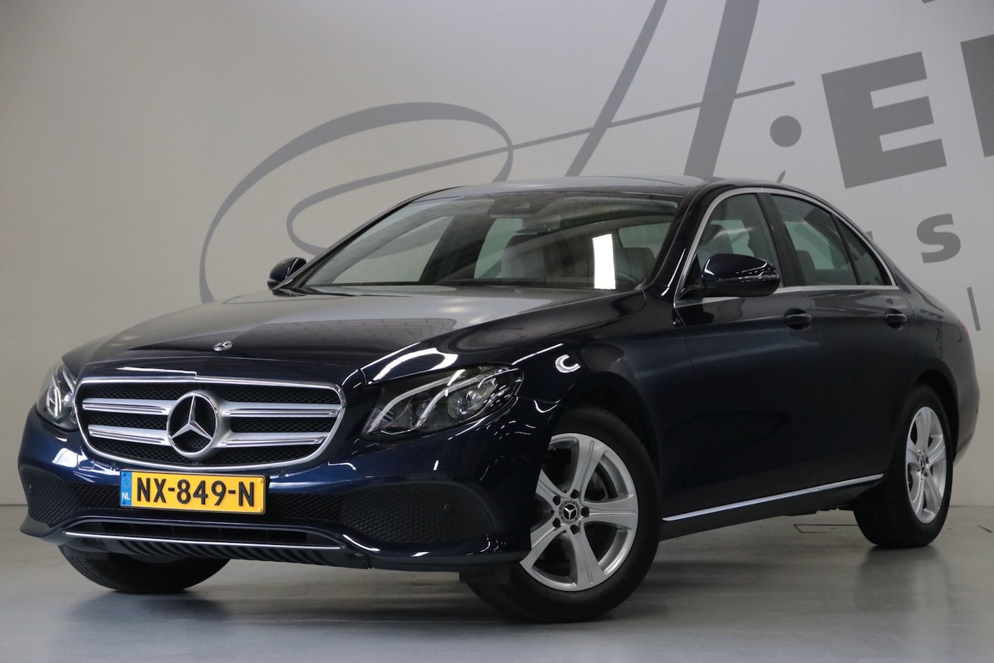 Mercedes-Benz E-klasse - 200 Apple carplay/Achteruitrijcamera/AVANTGARDE/NAP/Origineel NL - AutoWereld.nl