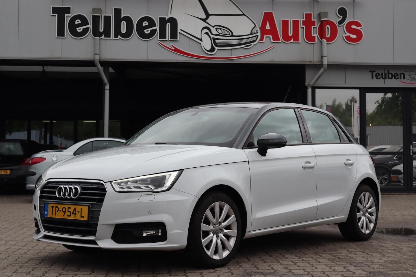 Audi A1 Sportback - 1.4 TFSI Design Pro Line Plus | Navigatie | Bluetooth | Stoelverwarming | PDC voor en acht - AutoWereld.nl