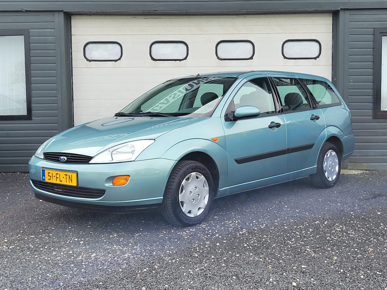 Ford Focus Wagon - 1.4-16V Ambiente | APK 5-2027 | eerste eigenaar | Dealer onderhouden - AutoWereld.nl