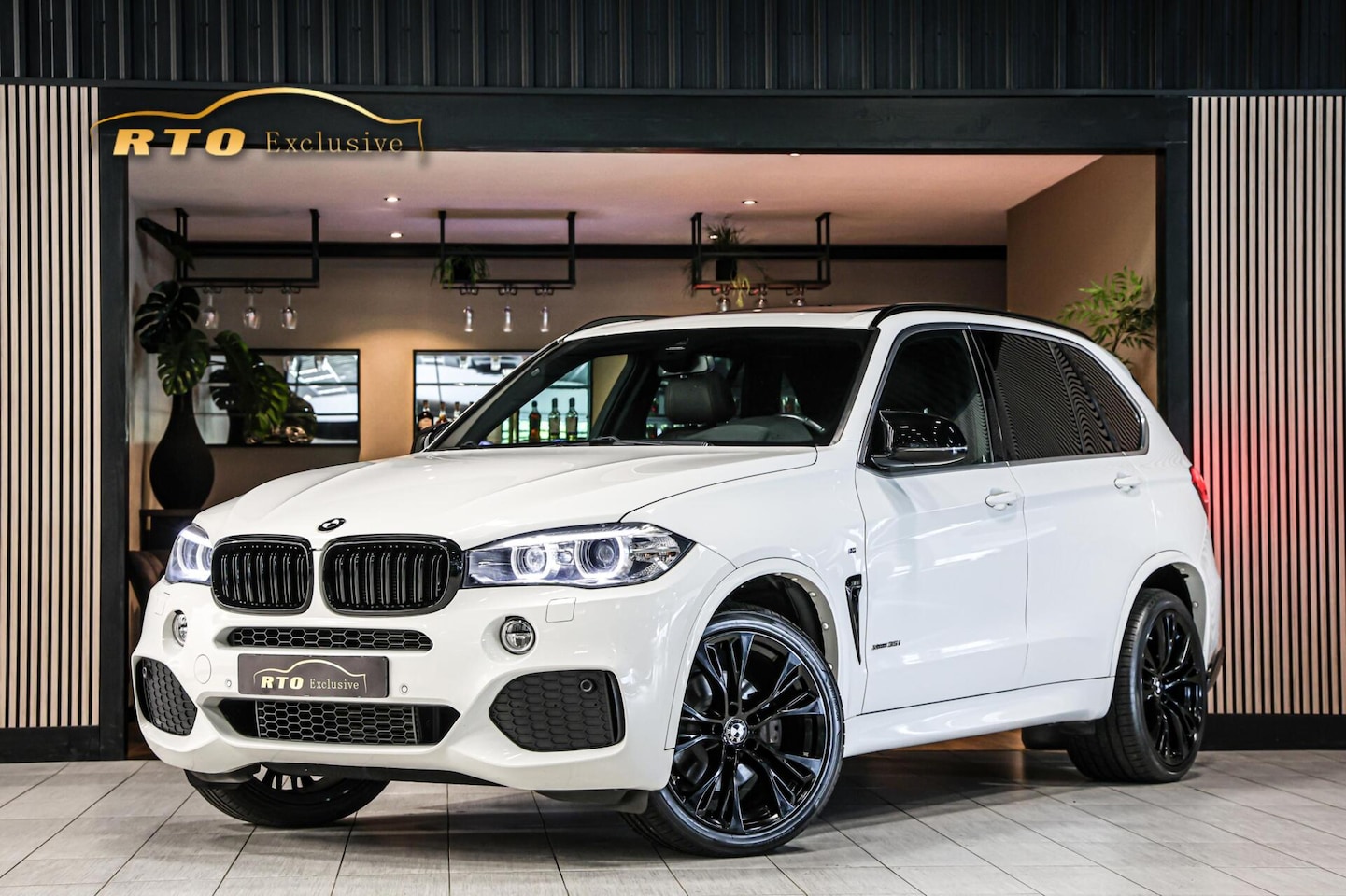 BMW X5 - xDrive35i High Executive M-Performance|Pano|HUD|21'' - AutoWereld.nl