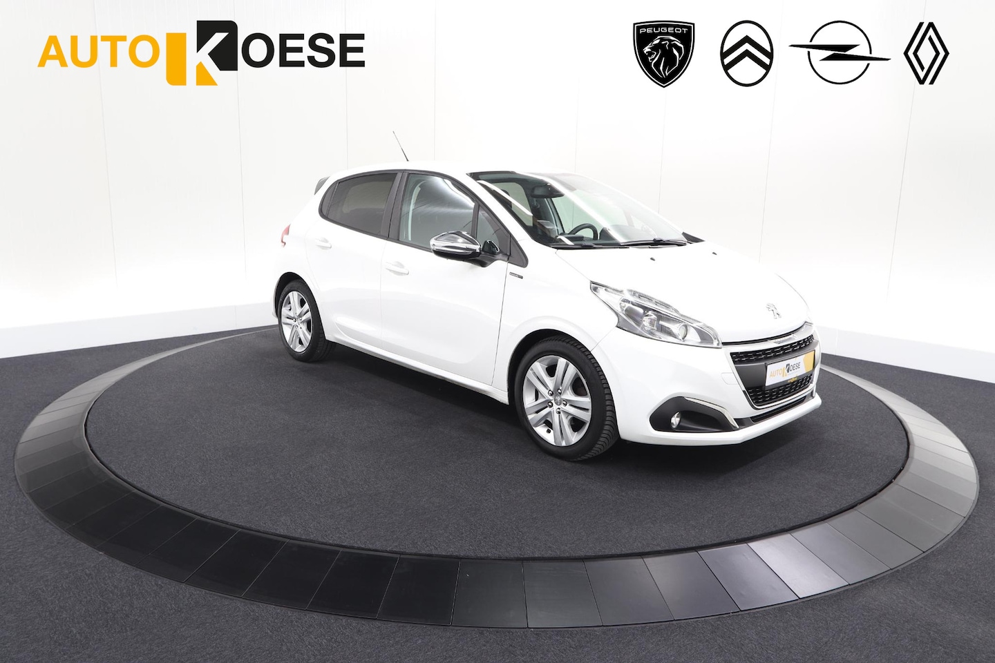 Peugeot 208 - PureTech 82 Signature | Parkeersensoren | Apple Carplay | Navigatie - AutoWereld.nl