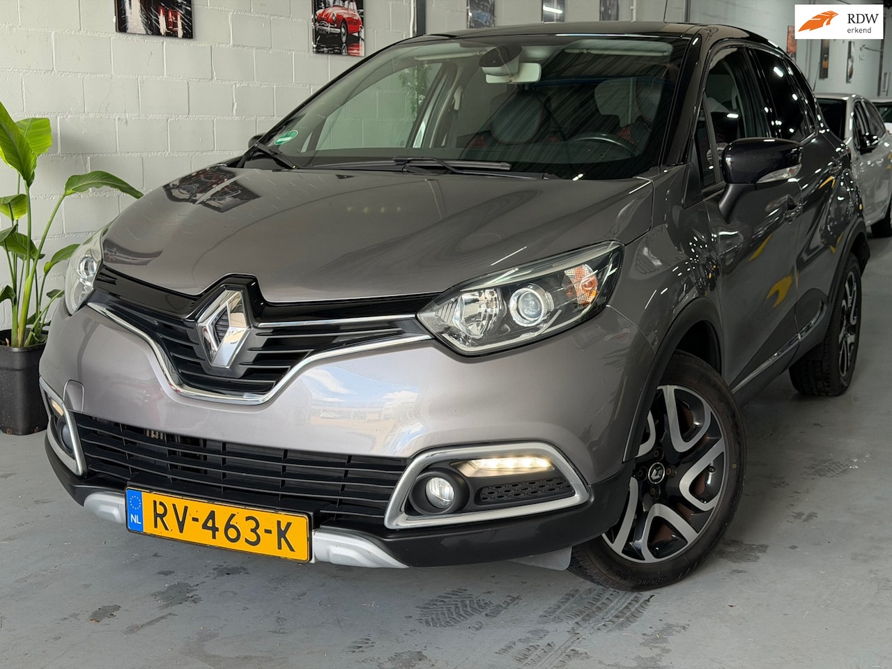 Renault Captur - 1.5 dCi Dynamique/ AUTOMAAT/ 1jaar apk/ dealeronderhouden/ volle optie/ zeer nette auto. - AutoWereld.nl