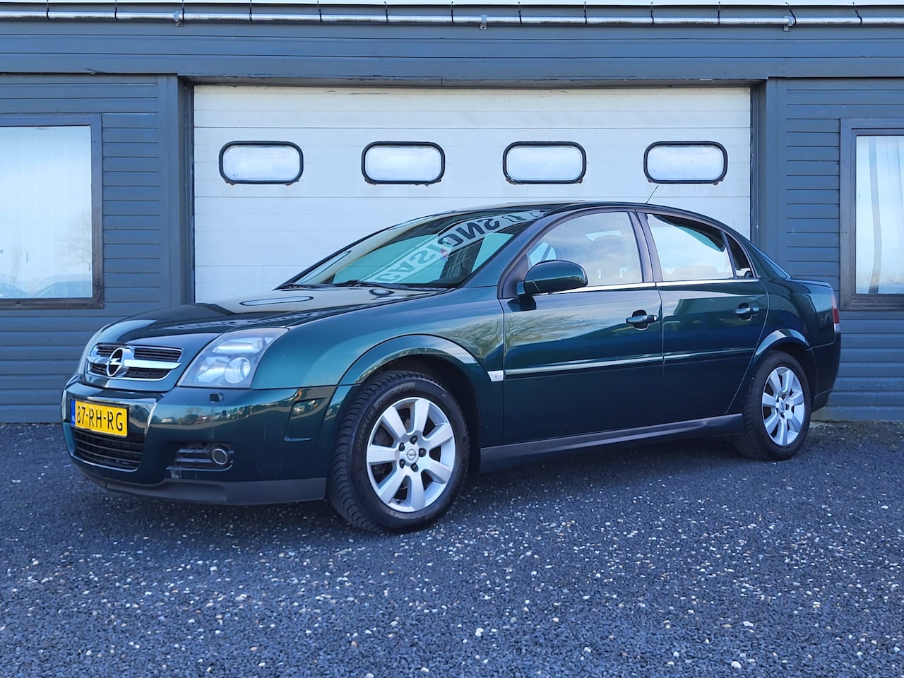 Opel Vectra - 2.2-16V V-line | LEES TEKST | APK 1-2027 | Trekhaak | Climate Control - AutoWereld.nl