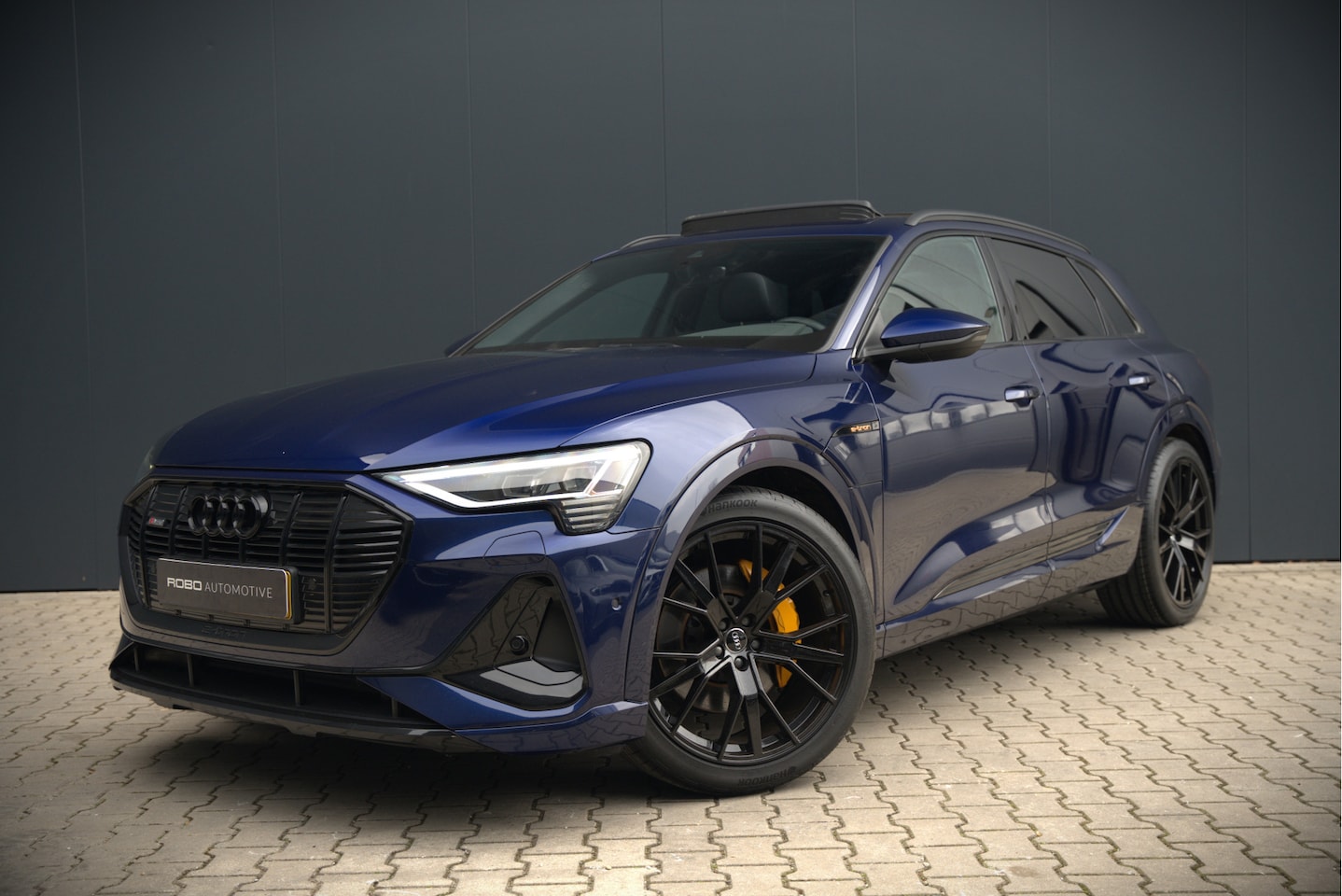 Audi e-tron - e-tron 50 quattro Launch edition Black 71 kWh S-Line | Panoramadak | Stoelverwarming | Ada - AutoWereld.nl