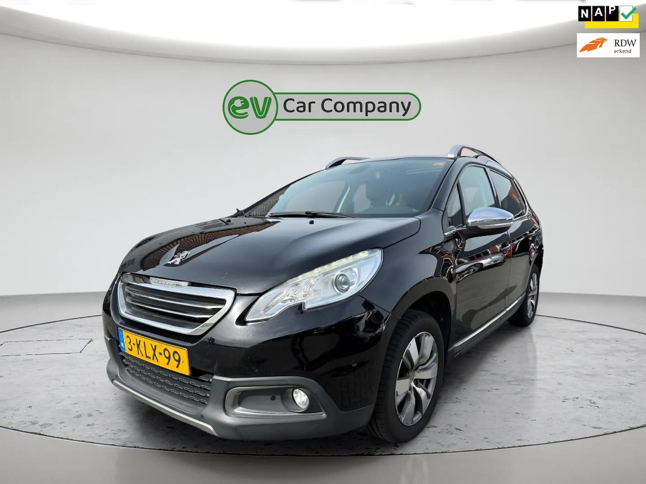 Peugeot 2008 - 1.2 VTi Allure | Panoramadak | Parkeersensoren | Cruise Control | Trekhaak | Navigatie | C - AutoWereld.nl
