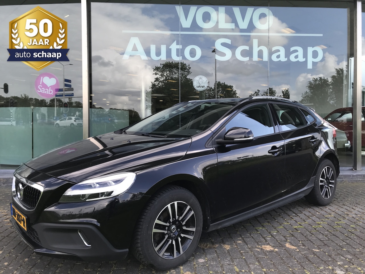 Volvo V40 Cross Country - 2.0 D2 Nordic+ | Rijklaar incl garantie | EURO6 Standkachel Verwarmbaar voorruit Thor LED - AutoWereld.nl